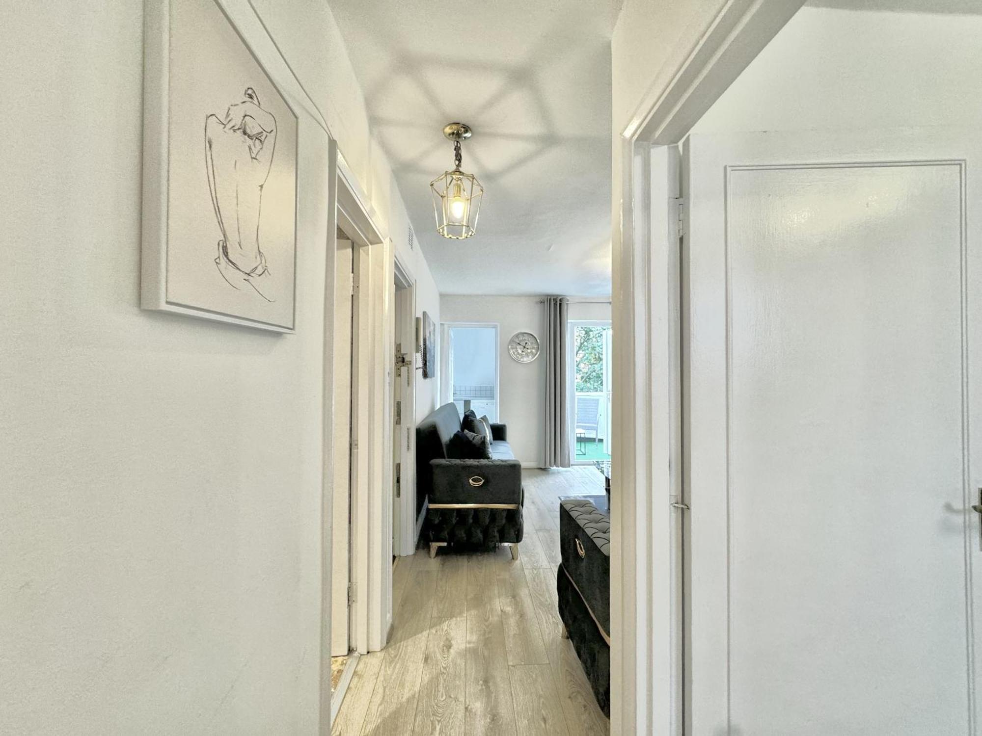 Newly Renovated Kensington 2 Bedroom Apartment With Balcony Near Harrods Sleeps 6, 2 Min Walk From Station London Ngoại thất bức ảnh