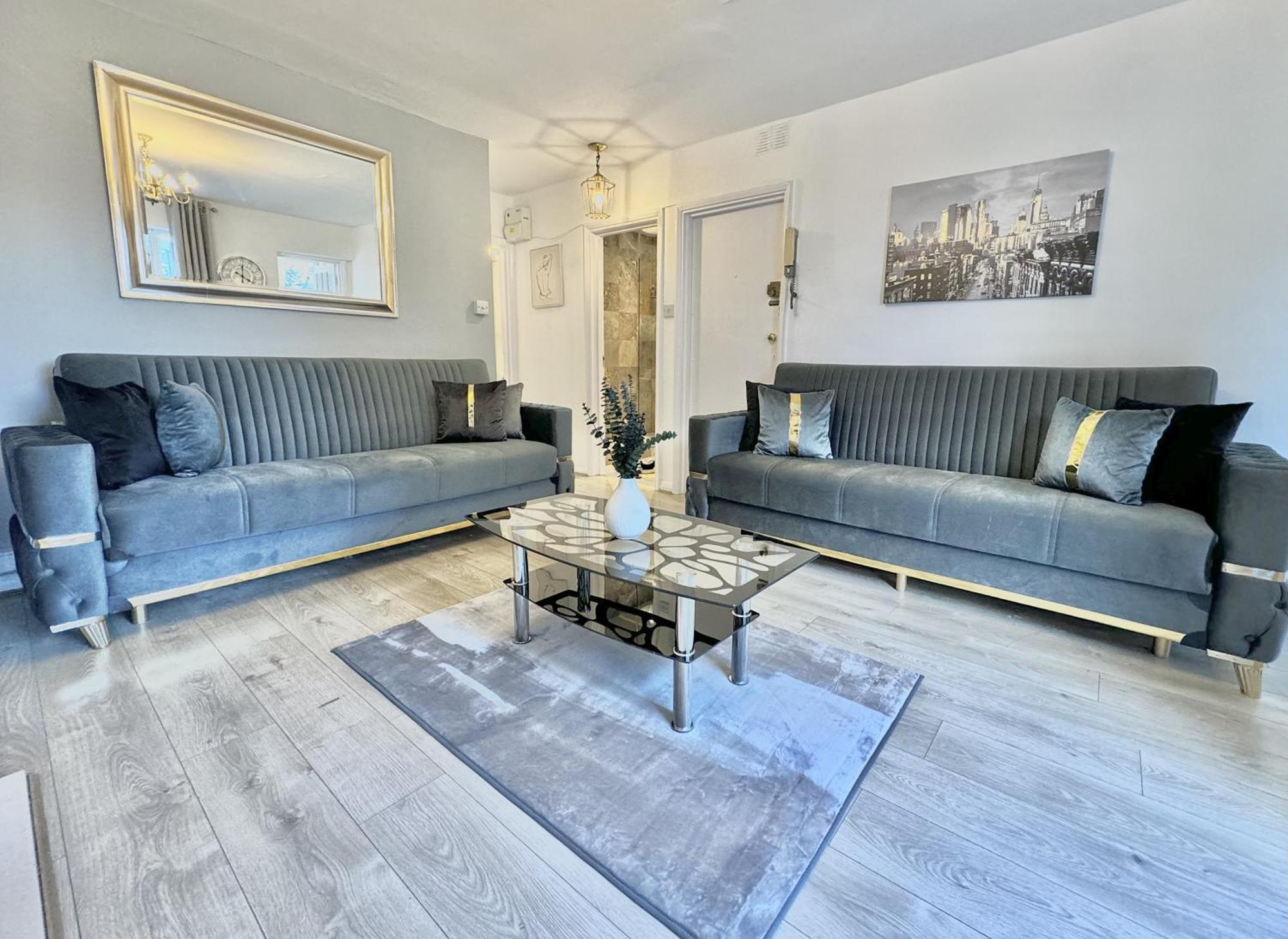 Newly Renovated Kensington 2 Bedroom Apartment With Balcony Near Harrods Sleeps 6, 2 Min Walk From Station London Ngoại thất bức ảnh