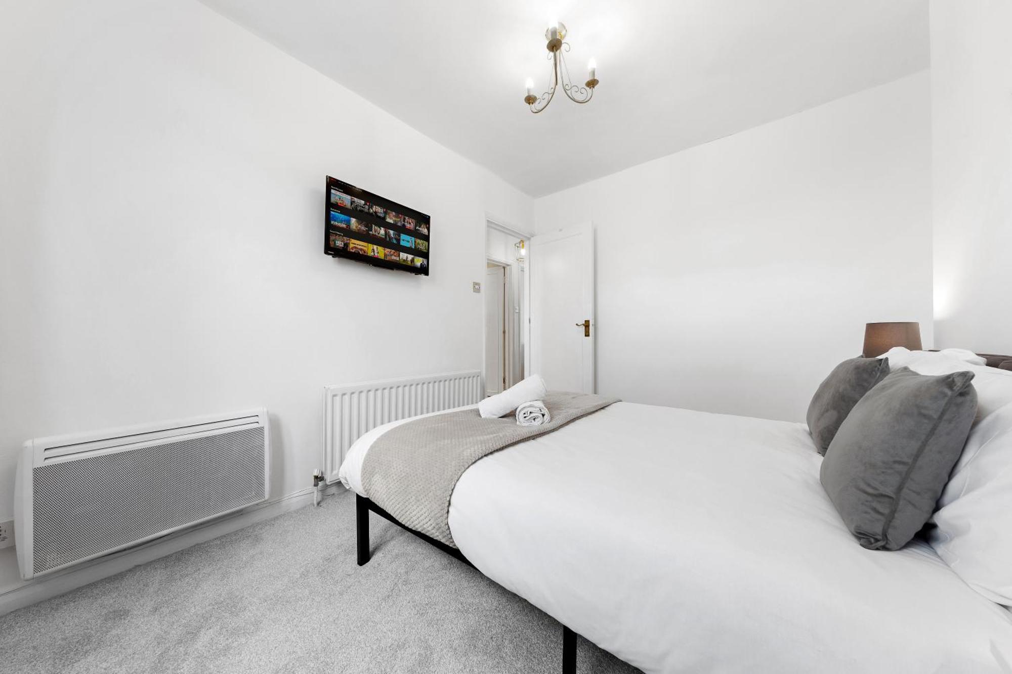 Newly Renovated Kensington 2 Bedroom Apartment With Balcony Near Harrods Sleeps 6, 2 Min Walk From Station London Ngoại thất bức ảnh