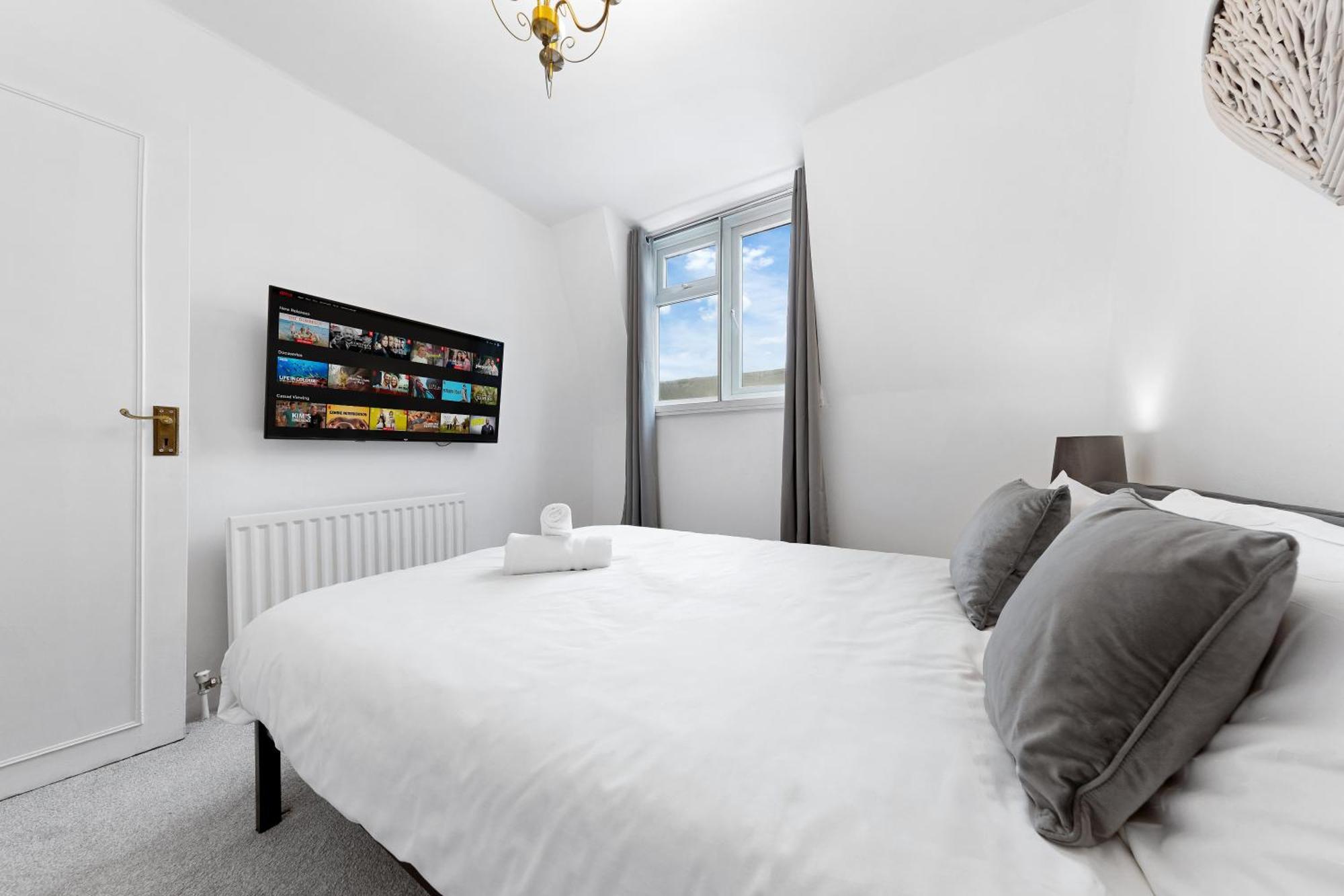 Newly Renovated Kensington 2 Bedroom Apartment With Balcony Near Harrods Sleeps 6, 2 Min Walk From Station London Ngoại thất bức ảnh