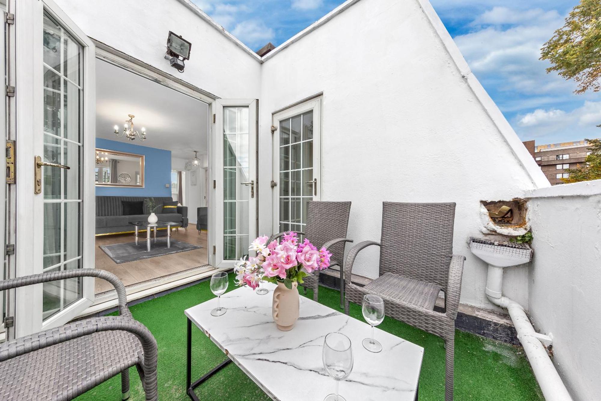 Newly Renovated Kensington 2 Bedroom Apartment With Balcony Near Harrods Sleeps 6, 2 Min Walk From Station London Ngoại thất bức ảnh