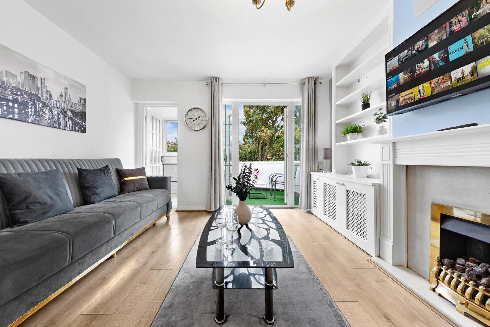 Newly Renovated Kensington 2 Bedroom Apartment With Balcony Near Harrods Sleeps 6, 2 Min Walk From Station London Ngoại thất bức ảnh